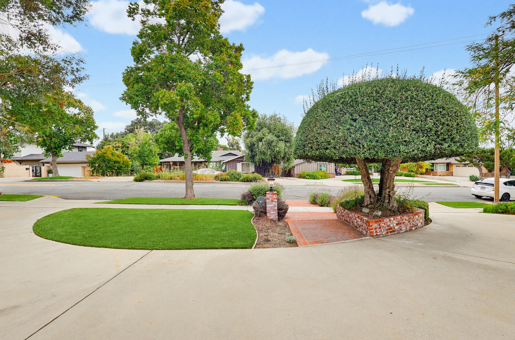 Virtual tour photo 10 of 110 for 1115 W Briarcroft Rd