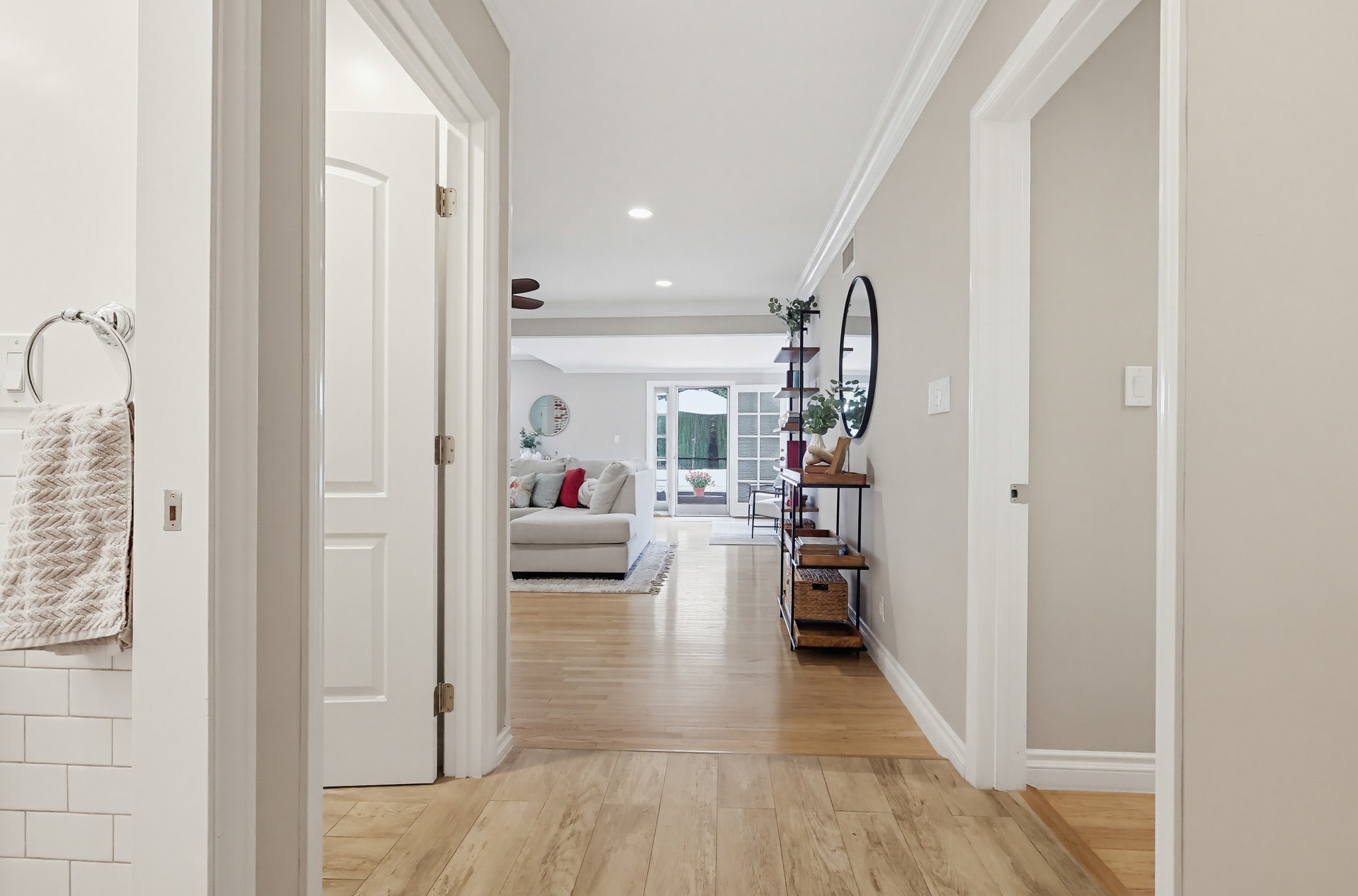 Virtual tour photo 11 of 110 for 1115 W Briarcroft Rd