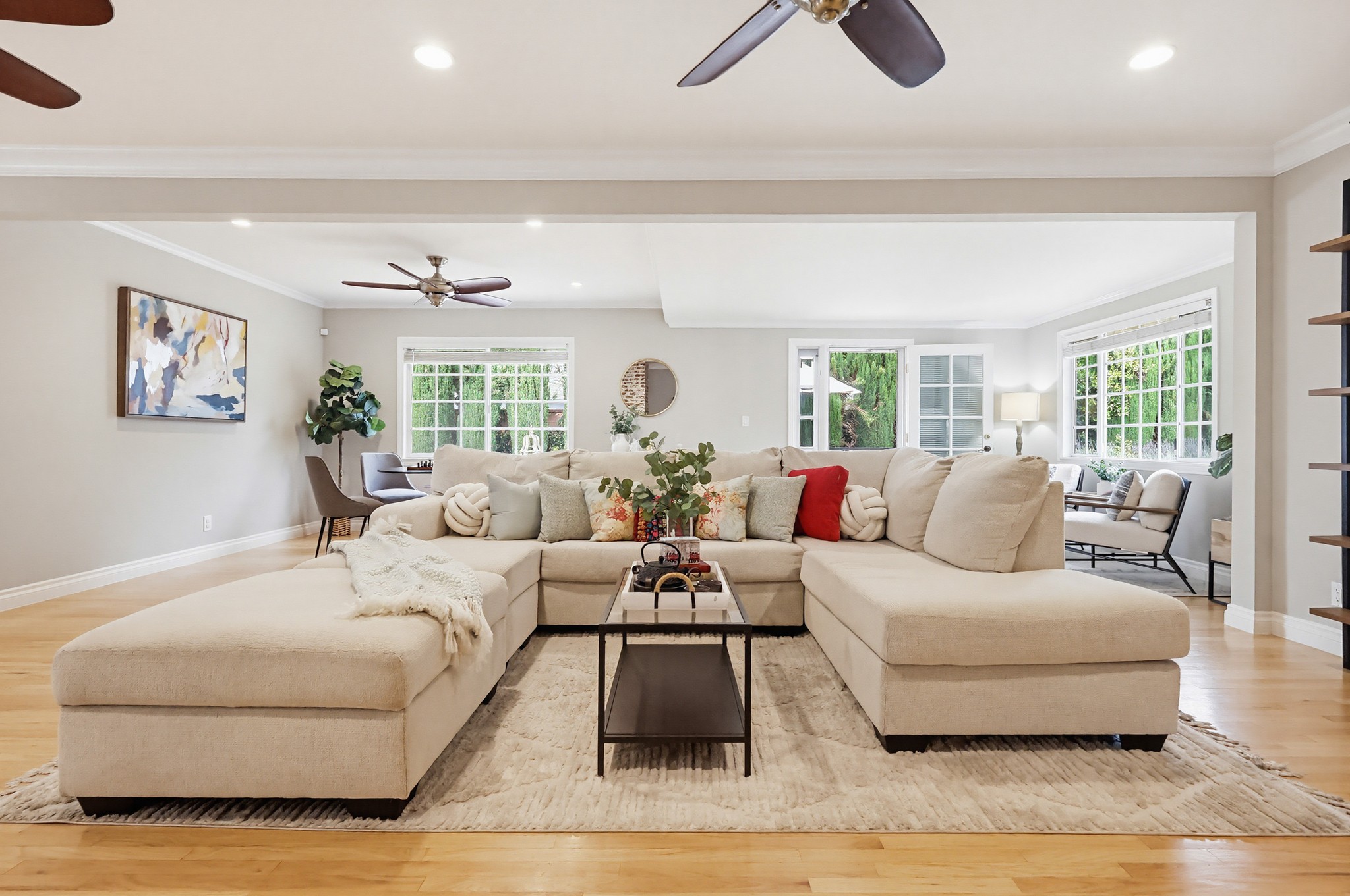 Virtual tour photo 15 of 110 for 1115 W Briarcroft Rd