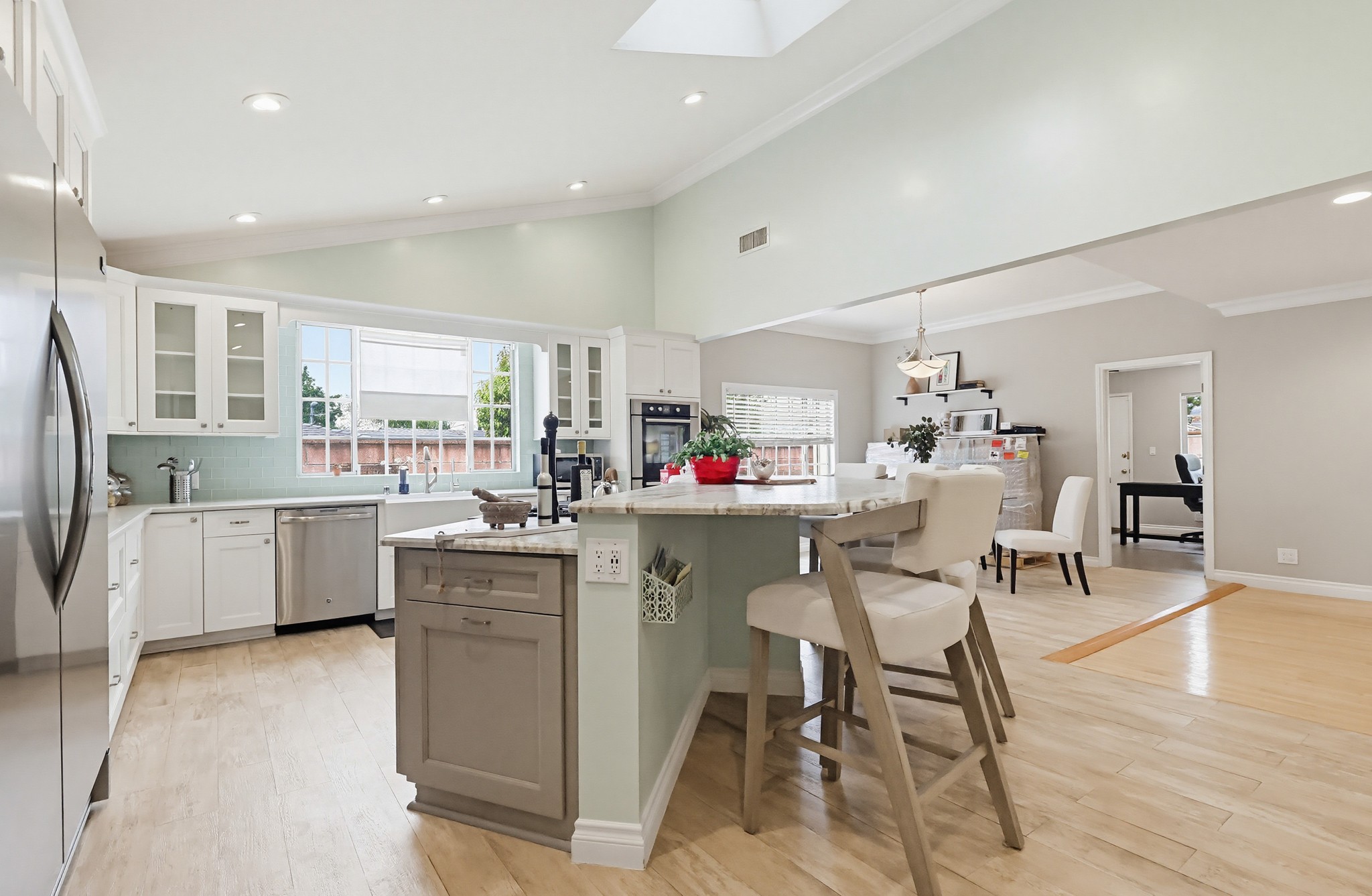 Virtual tour photo 40 of 110 for 1115 W Briarcroft Rd