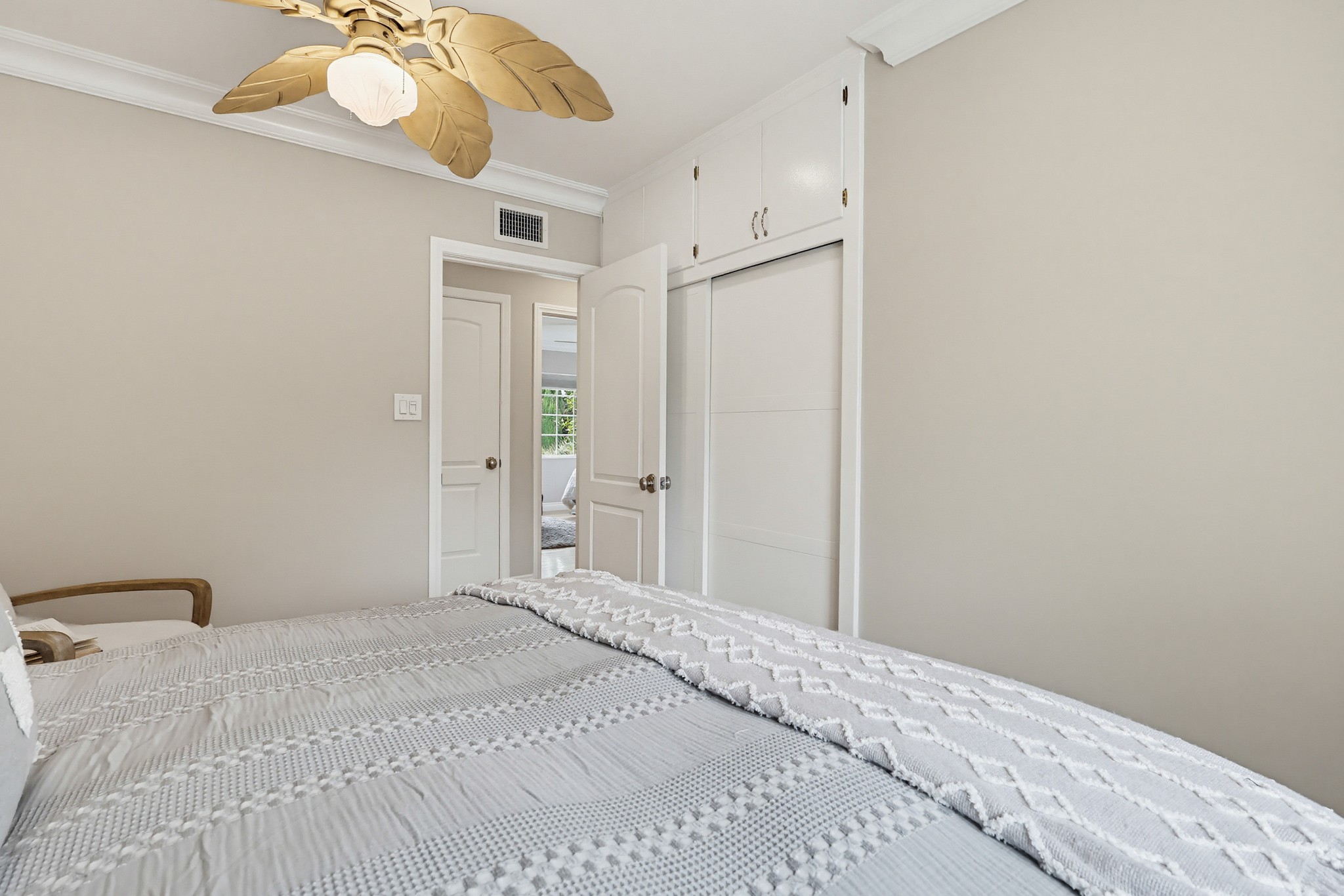 Virtual tour photo 71 of 110 for 1115 W Briarcroft Rd