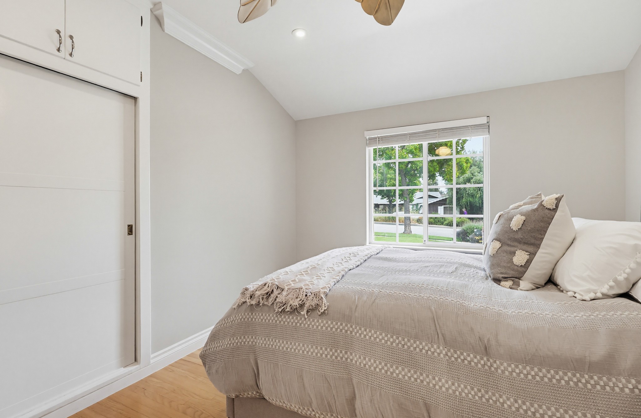 Virtual tour photo 72 of 110 for 1115 W Briarcroft Rd