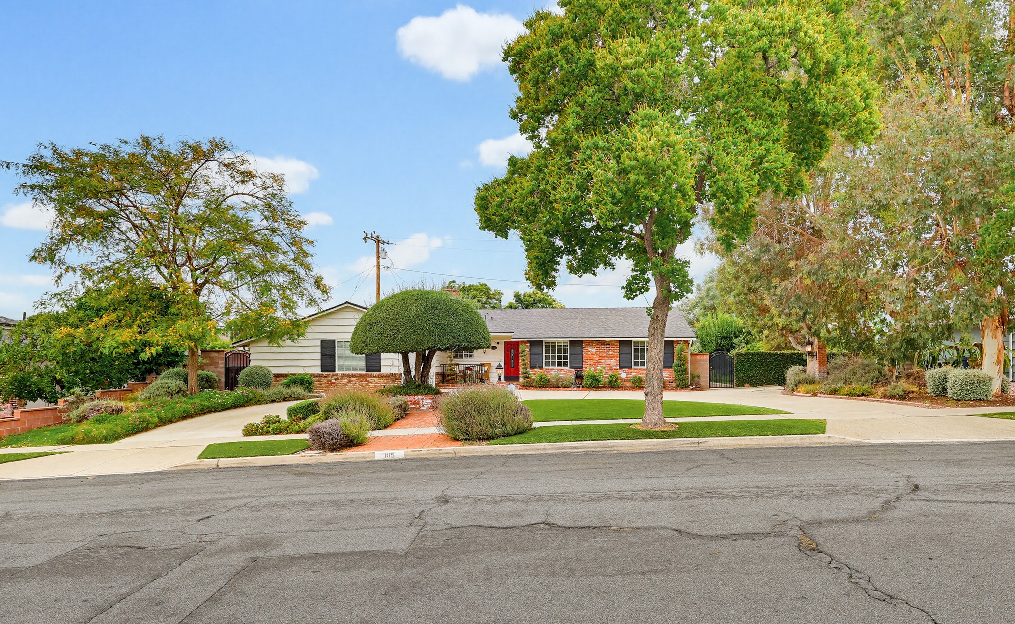 Virtual tour photo 109 of 110 for 1115 W Briarcroft Rd