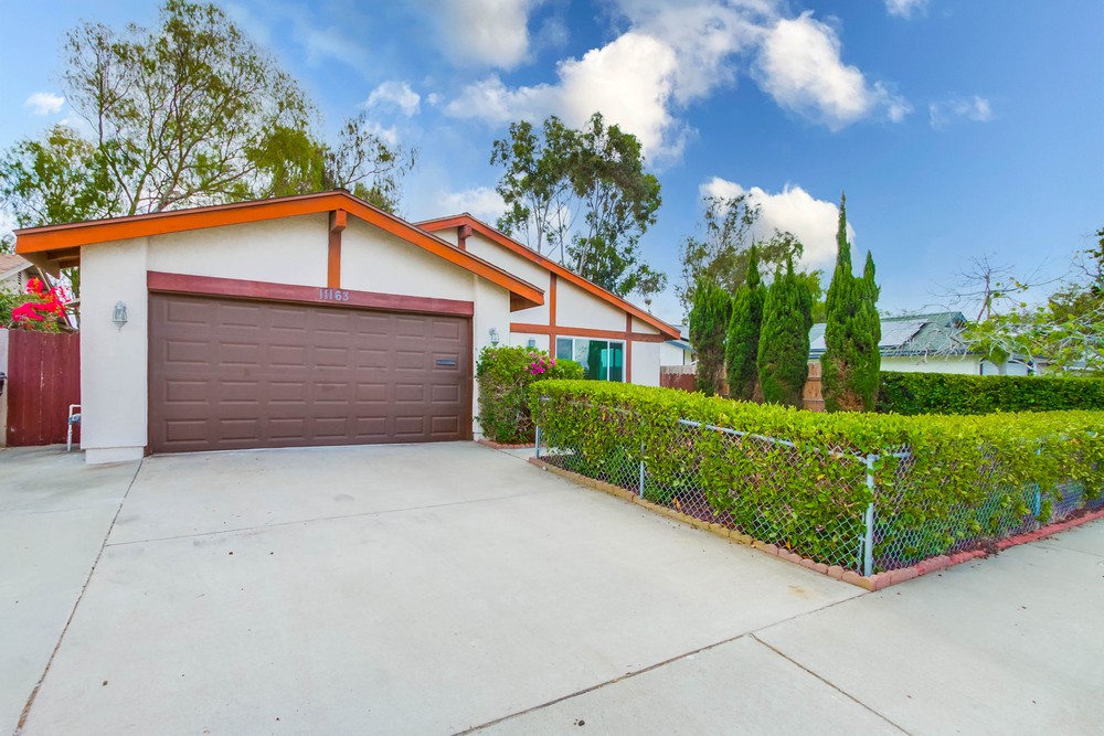 Virtual tour photo 4 of 48 for 11163 Batavia Cir