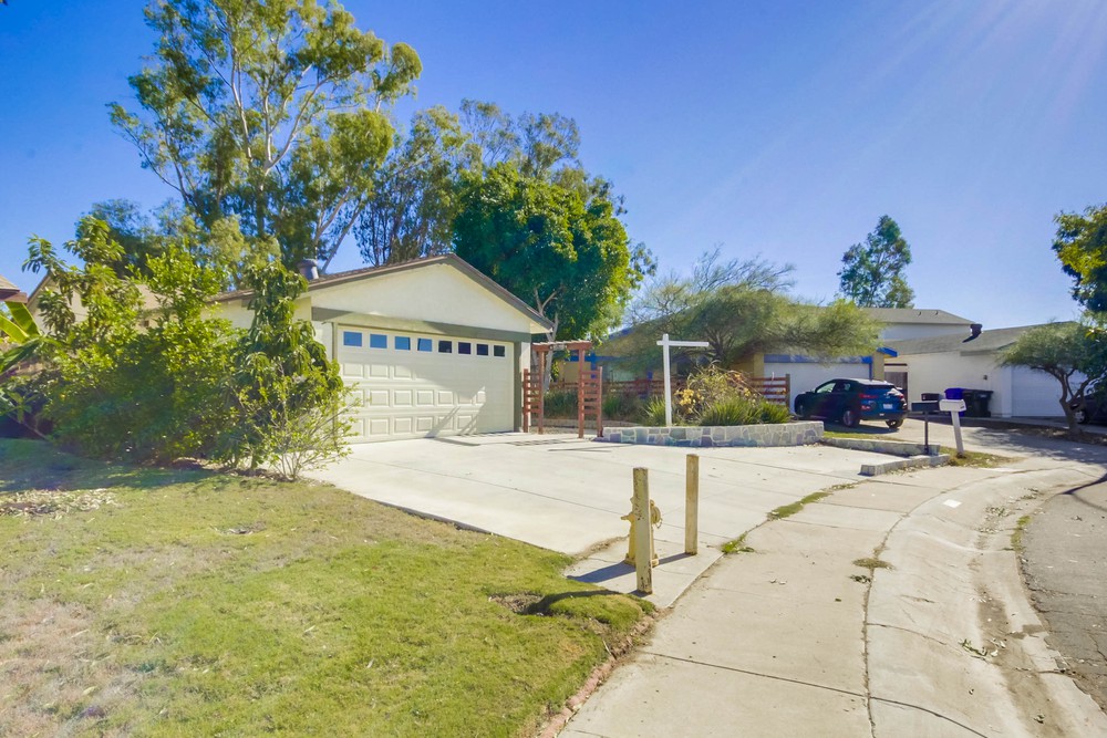 Virtual tour photo 4 of 45 for 11163 Camarosa Cir