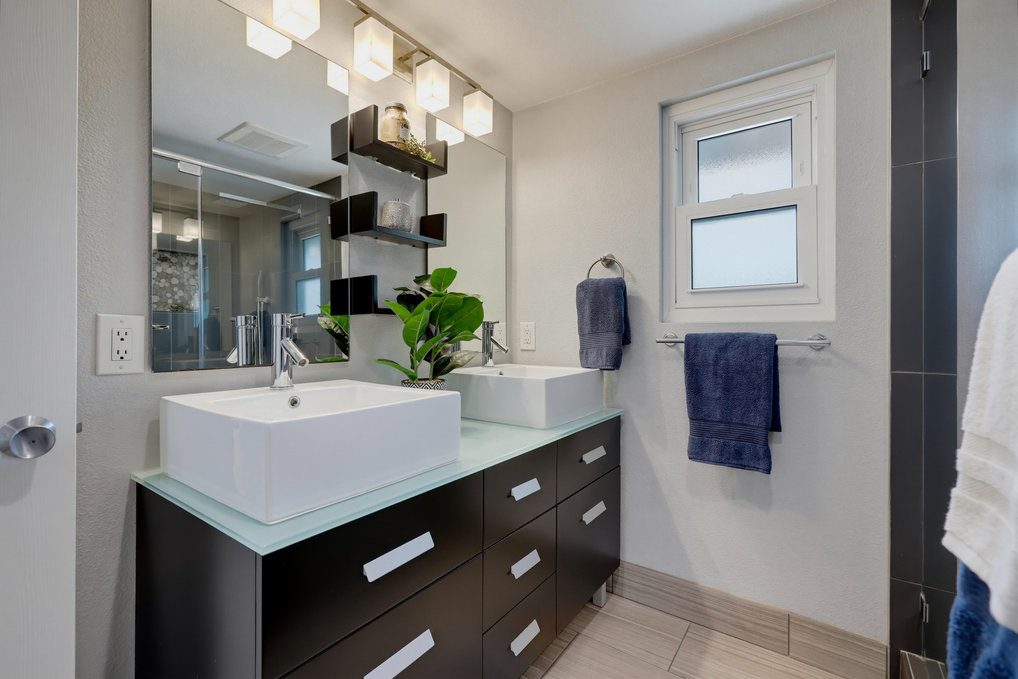 Virtual tour photo 43 of 54 for 1118 Sandi Ln