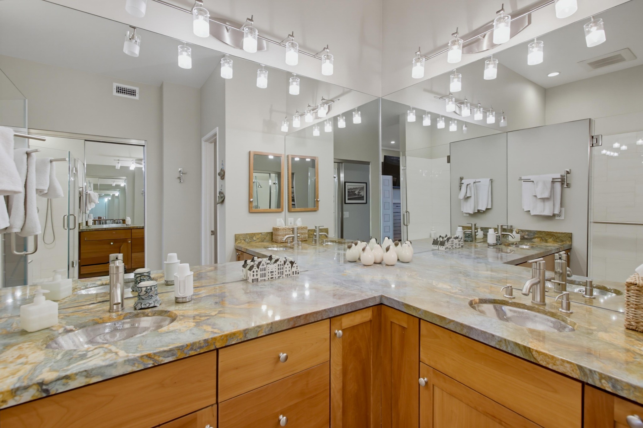 Virtual tour photo 25 of 106 for 11181 Caminito Vista Serena