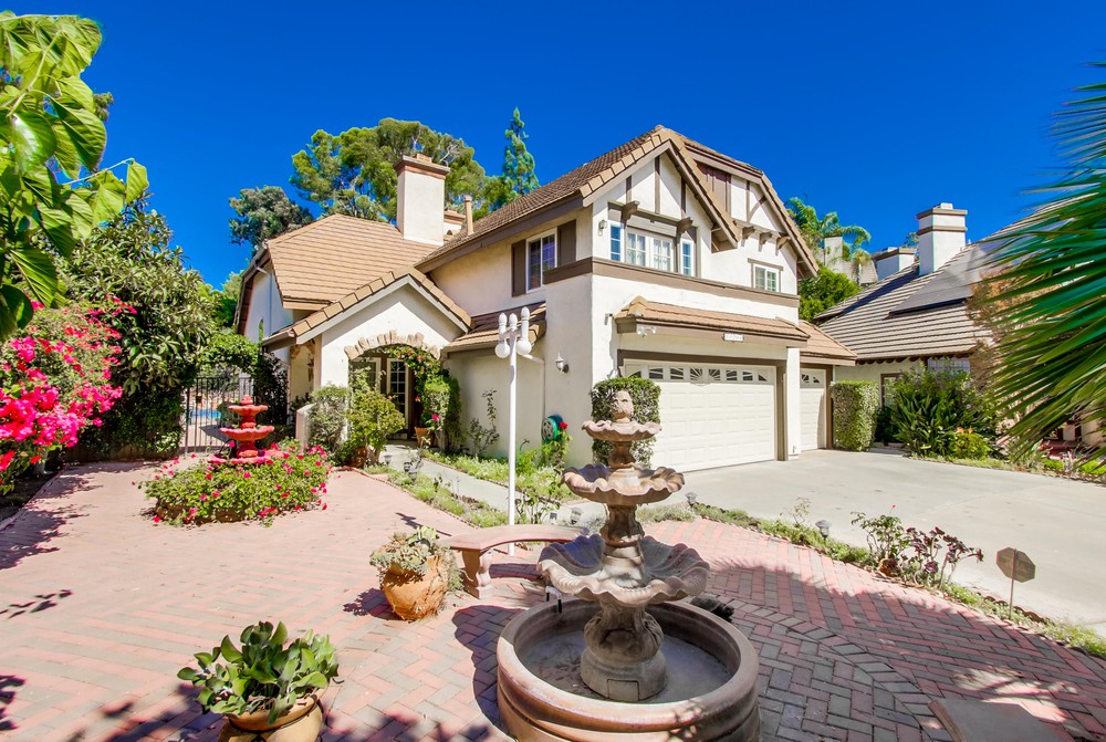 Virtual tour photo 1 of 45 for 11204 Western Gailes Row