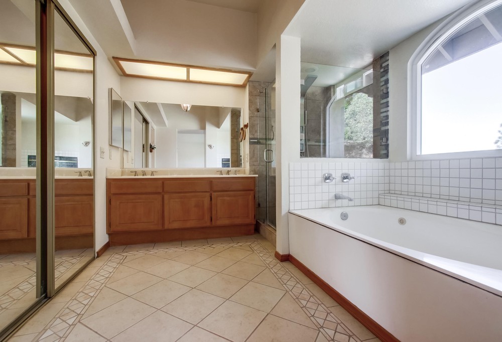 Virtual tour photo 26 of 45 for 11204 Western Gailes Row