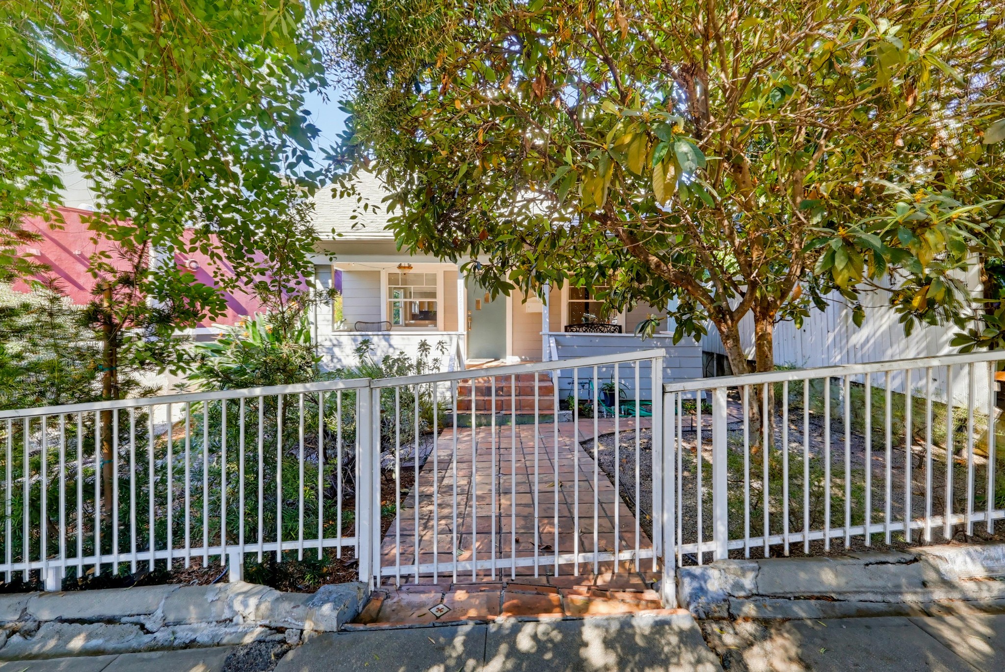 Virtual tour photo 1 of 76 for 1121 Benton Wy