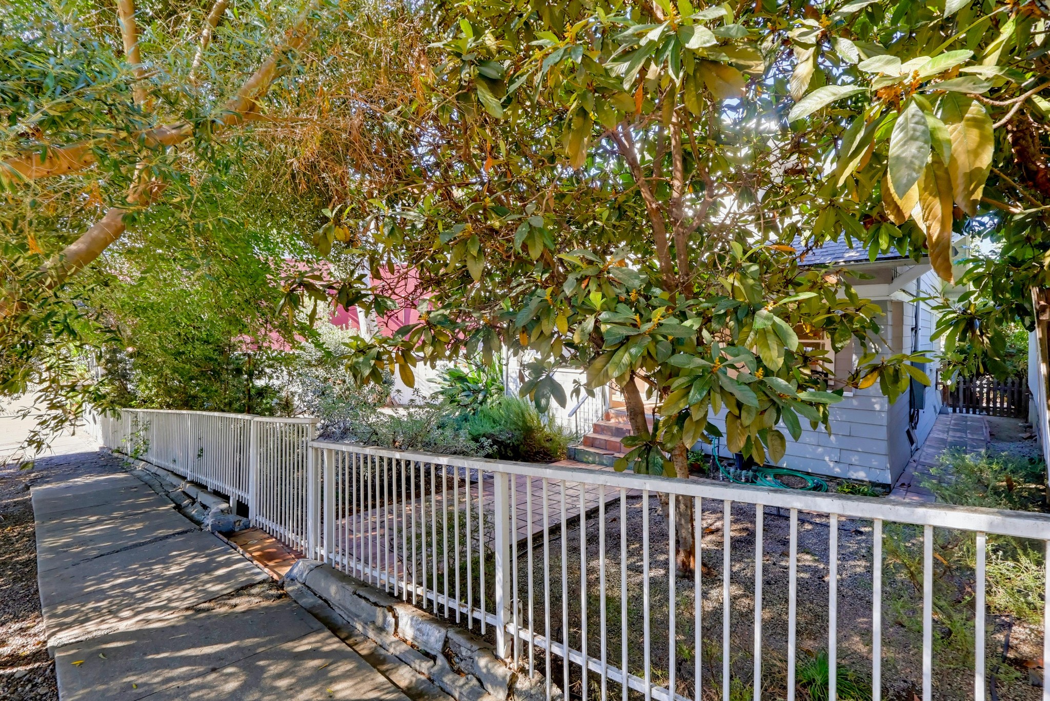 Virtual tour photo 3 of 76 for 1121 Benton Wy
