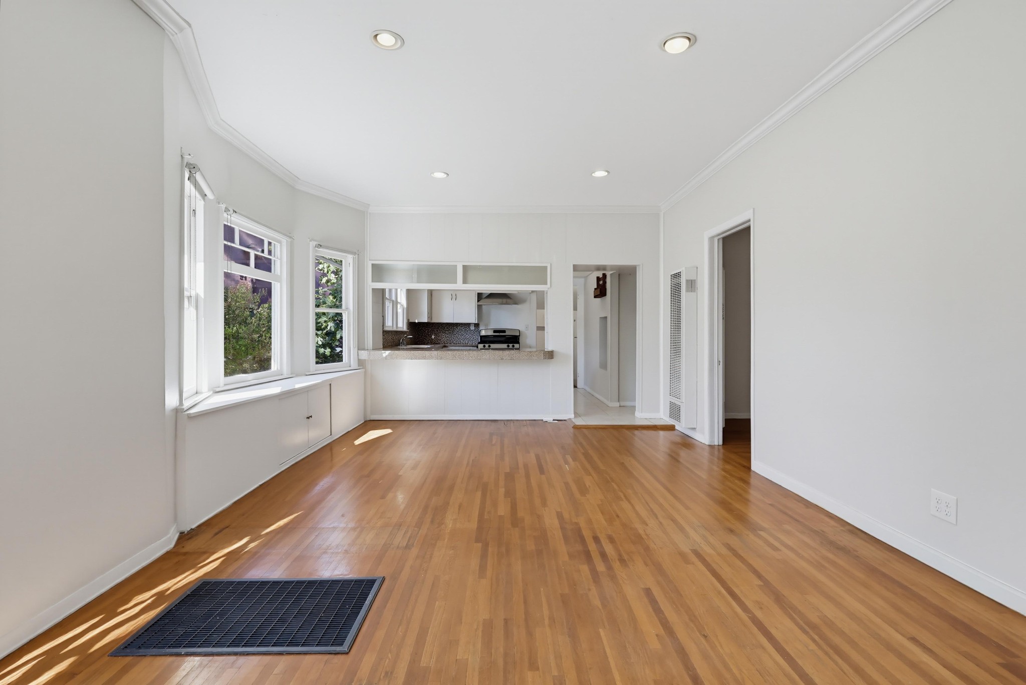 Virtual tour photo 14 of 76 for 1121 Benton Wy