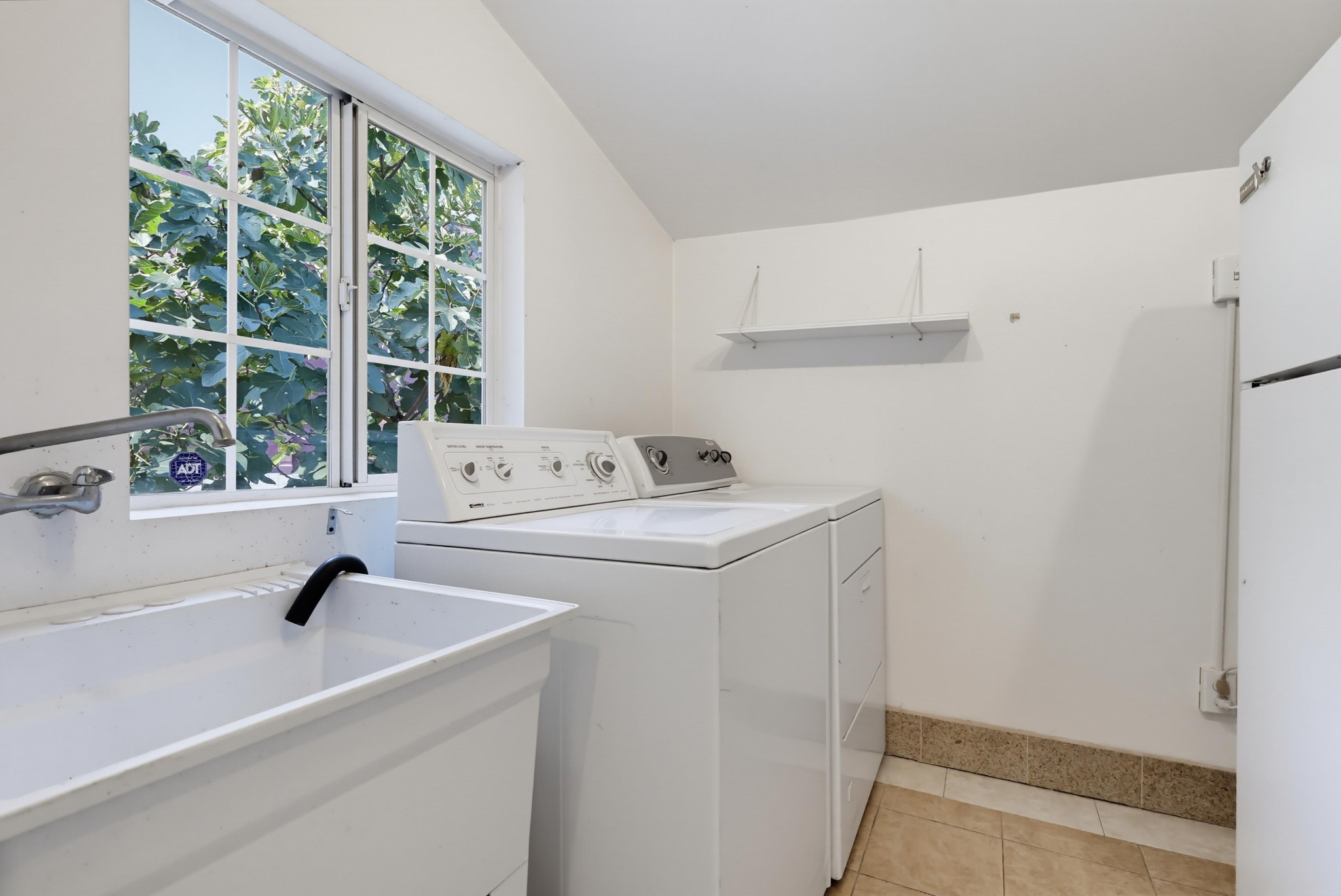 Virtual tour photo 26 of 76 for 1121 Benton Wy