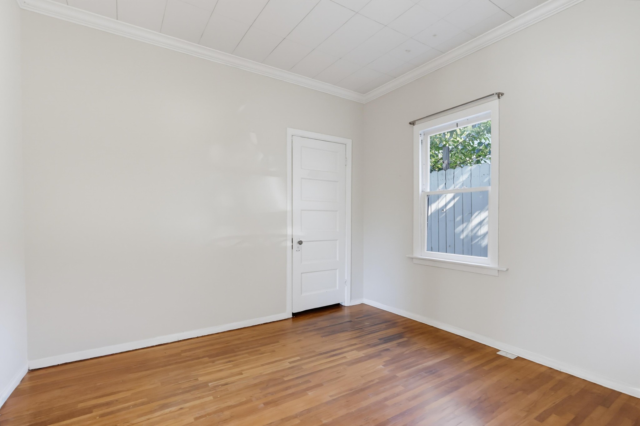 Virtual tour photo 30 of 76 for 1121 Benton Wy
