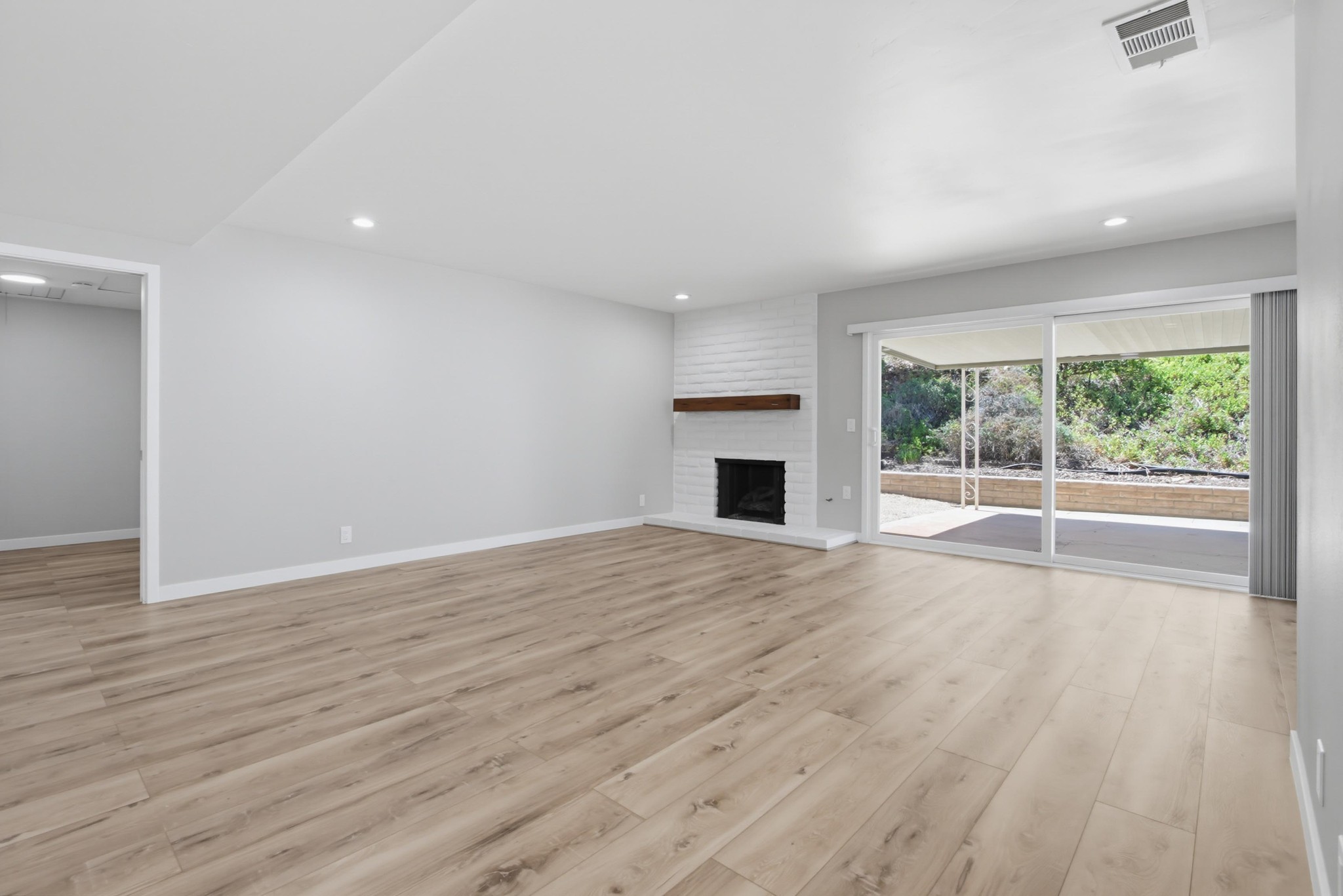 Virtual tour photo 8 of 51 for 1121 La Mirada Ave