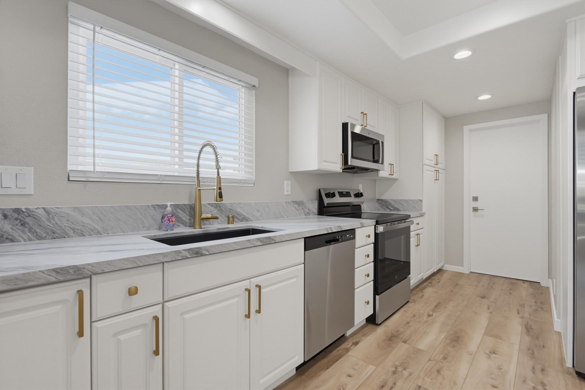 Virtual tour photo 22 of 51 for 1121 La Mirada Ave