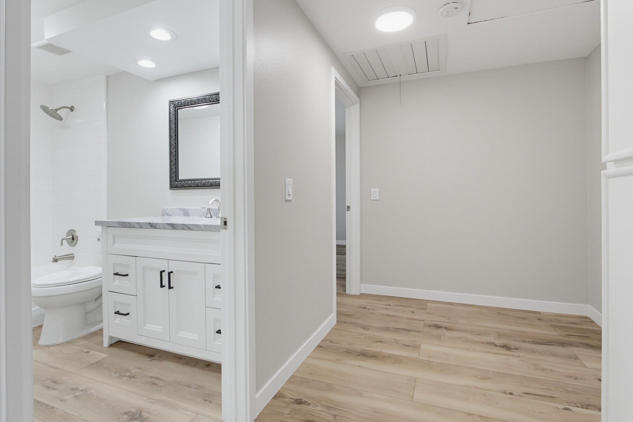 Virtual tour photo 27 of 51 for 1121 La Mirada Ave