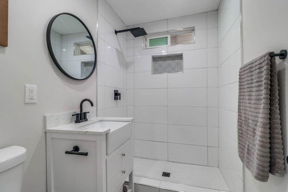 Virtual tour photo 34 of 47 for 1122 Elwood Ave