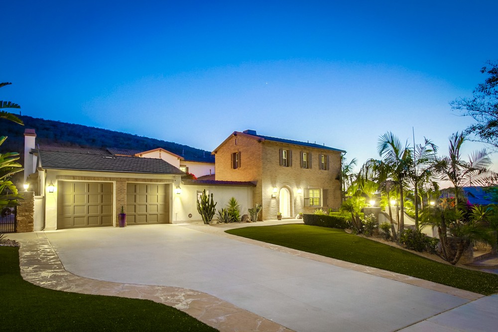 Virtual tour photo 1 of 100 for 11232 Deprise Cove