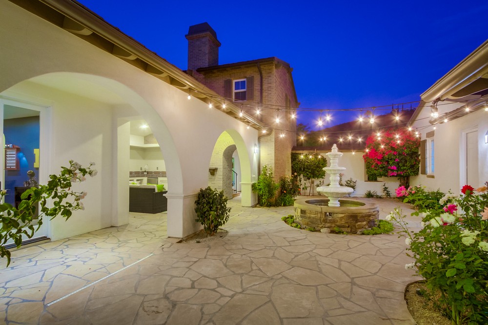 Virtual tour photo 8 of 100 for 11232 Deprise Cove