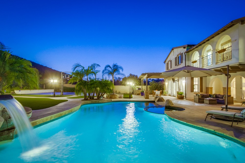 Virtual tour photo 15 of 100 for 11232 Deprise Cove