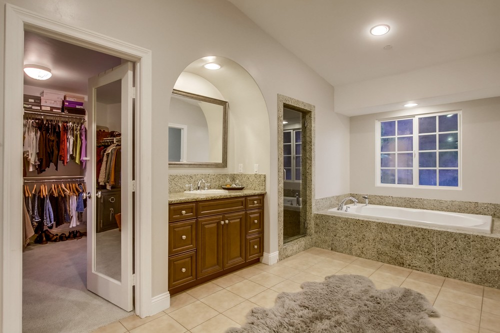 Virtual tour photo 44 of 100 for 11232 Deprise Cove