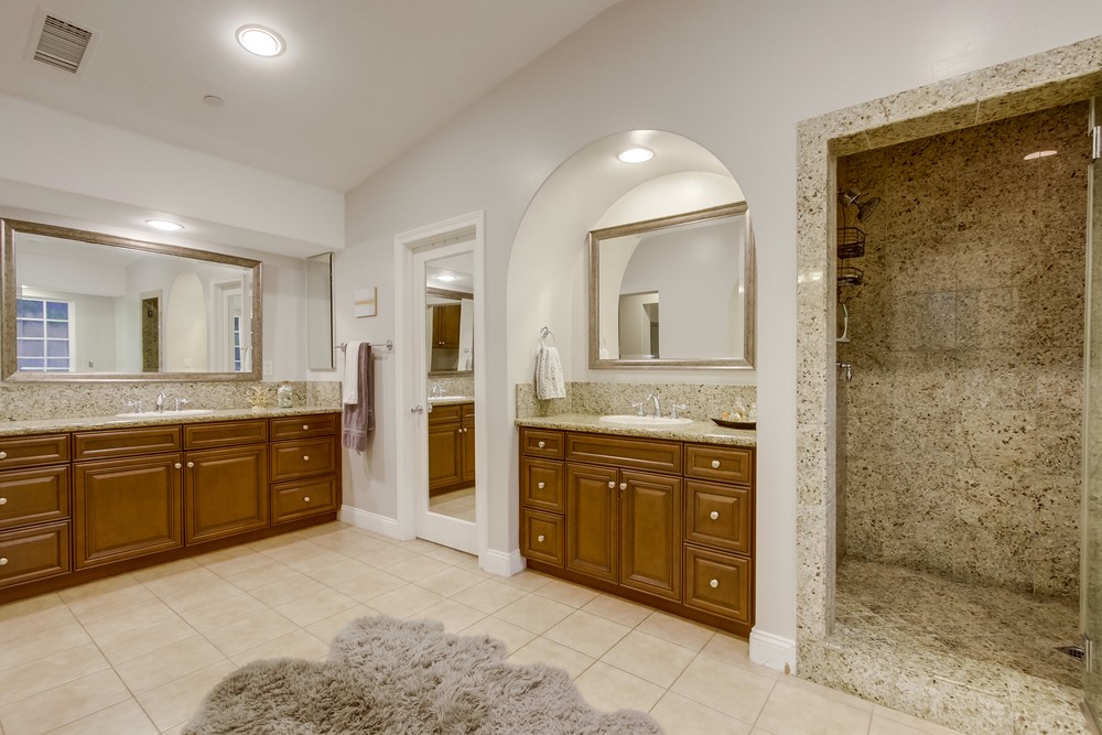 Virtual tour photo 46 of 100 for 11232 Deprise Cove