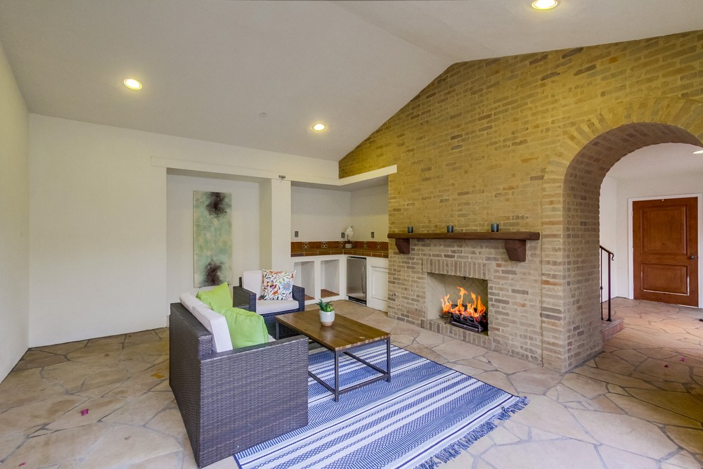 Virtual tour photo 69 of 100 for 11232 Deprise Cove