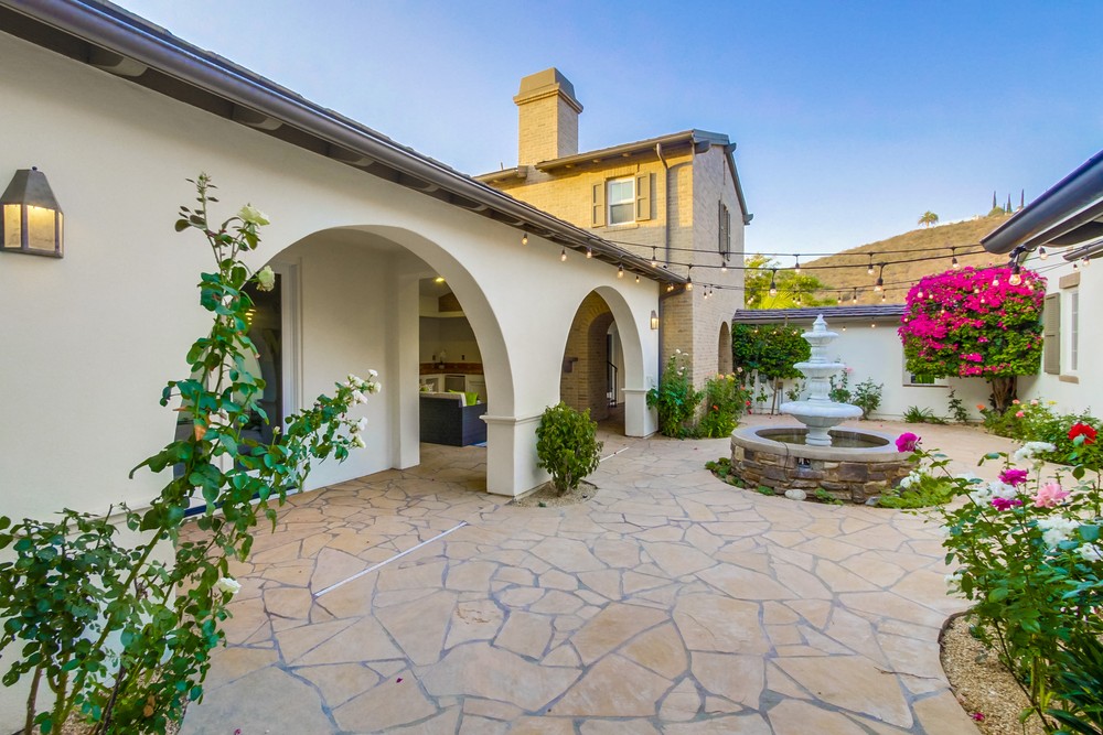 Virtual tour photo 72 of 100 for 11232 Deprise Cove