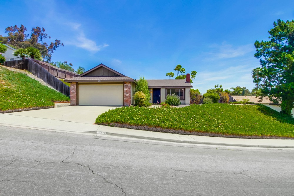 Virtual tour photo 1 of 53 for 11239 Linares St