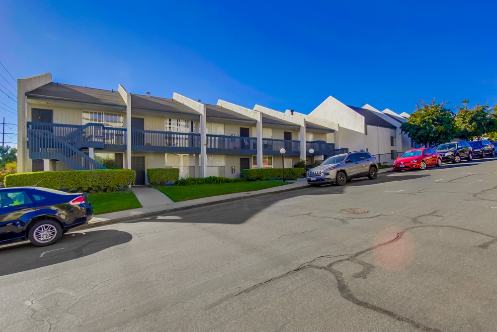 Virtual tour photo 1 of 32 for 1124 Eureka St #42