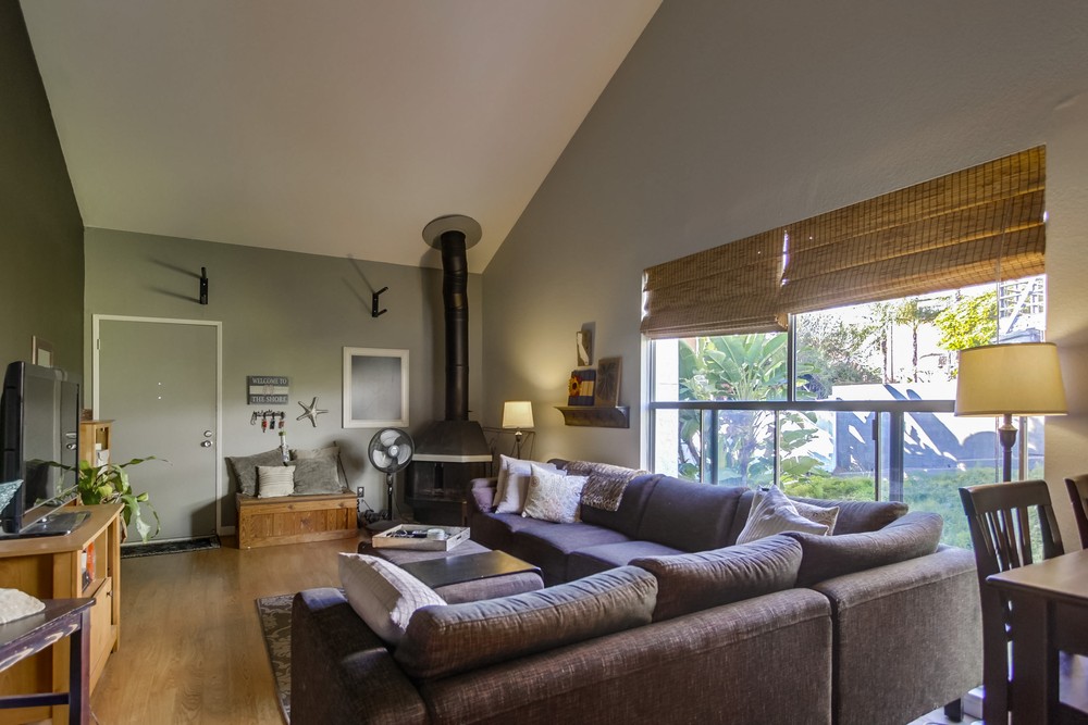Virtual tour photo 10 of 32 for 1124 Eureka St #42