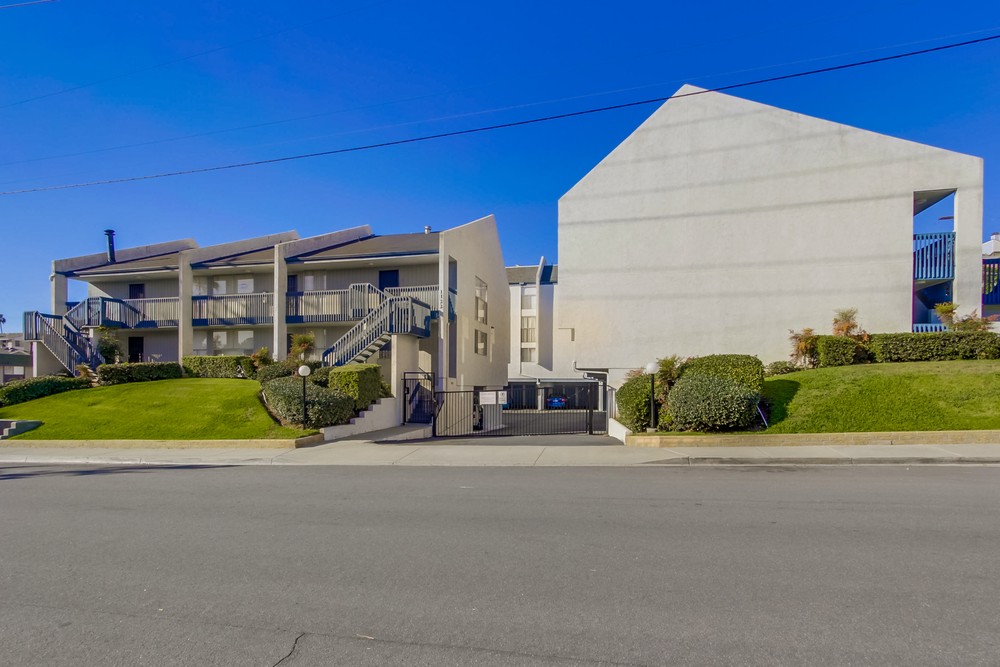 Virtual tour photo 33 of 32 for 1124 Eureka St #42