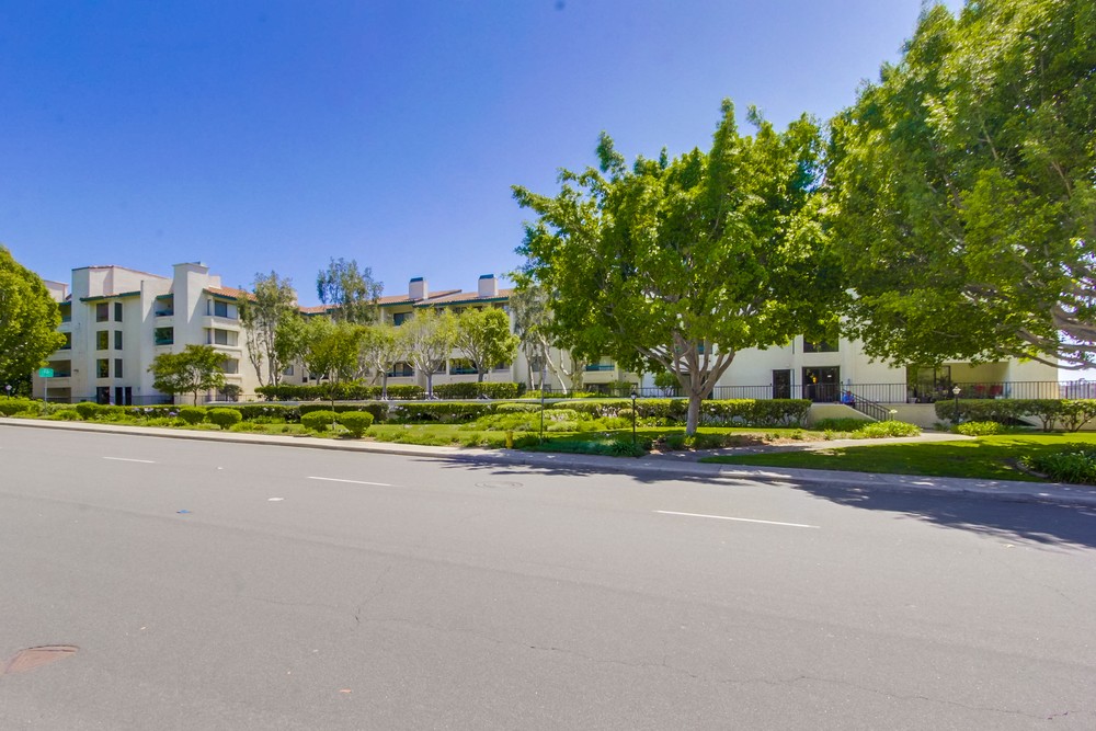 Virtual tour photo 1 of 43 for 11255 Tierrasanta Blvd #74