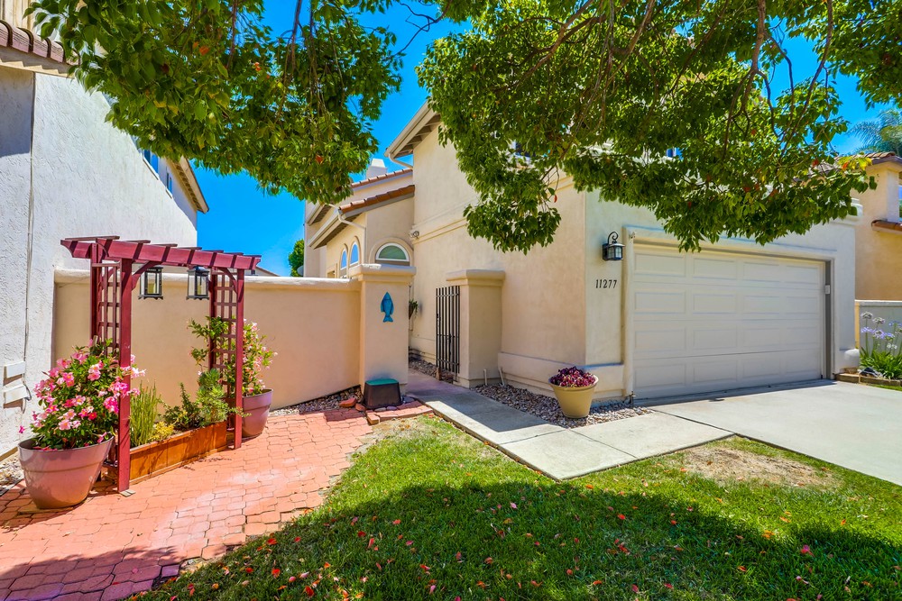 Virtual tour photo 4 of 46 for 11277 Redbud Ct