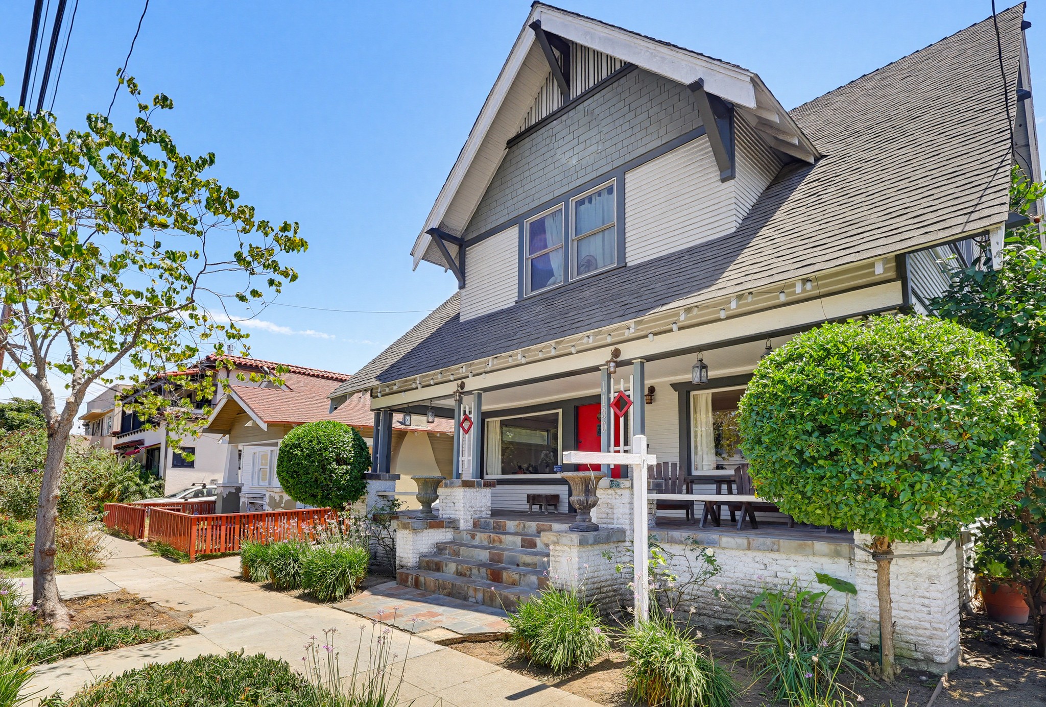 Virtual tour photo 3 of 52 for 1130 E Appleton St