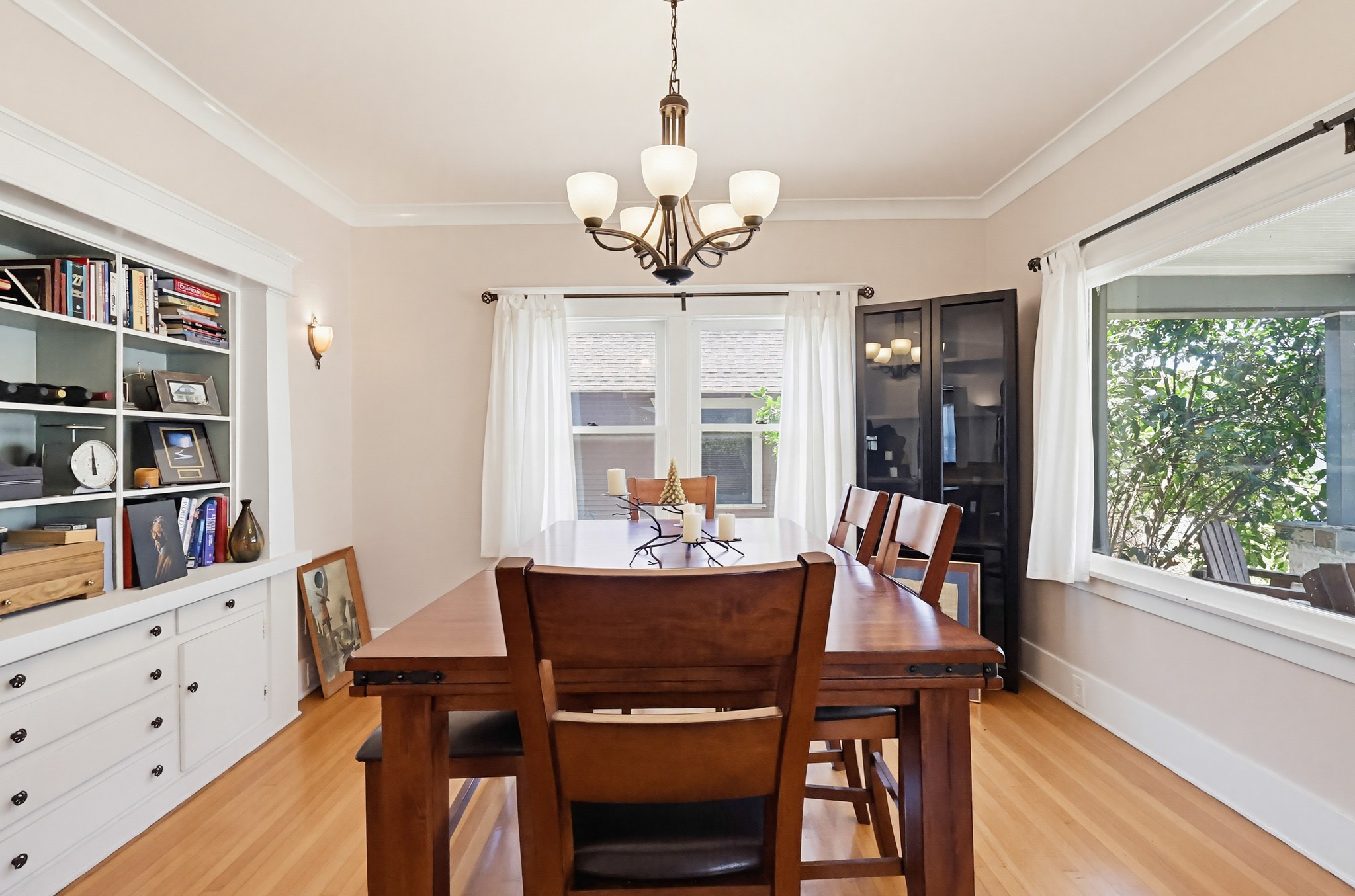 Virtual tour photo 15 of 52 for 1130 E Appleton St