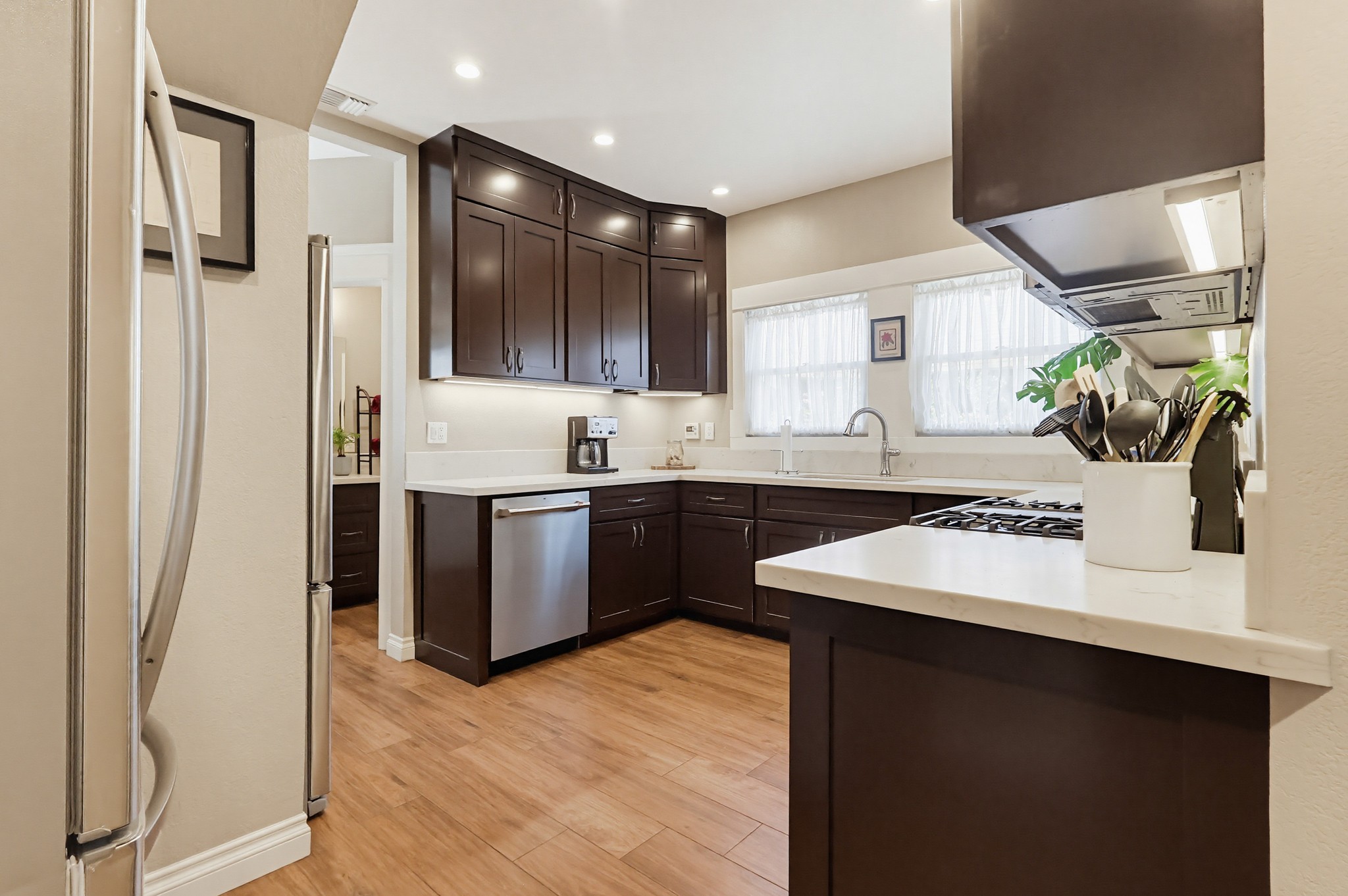 Virtual tour photo 22 of 52 for 1130 E Appleton St