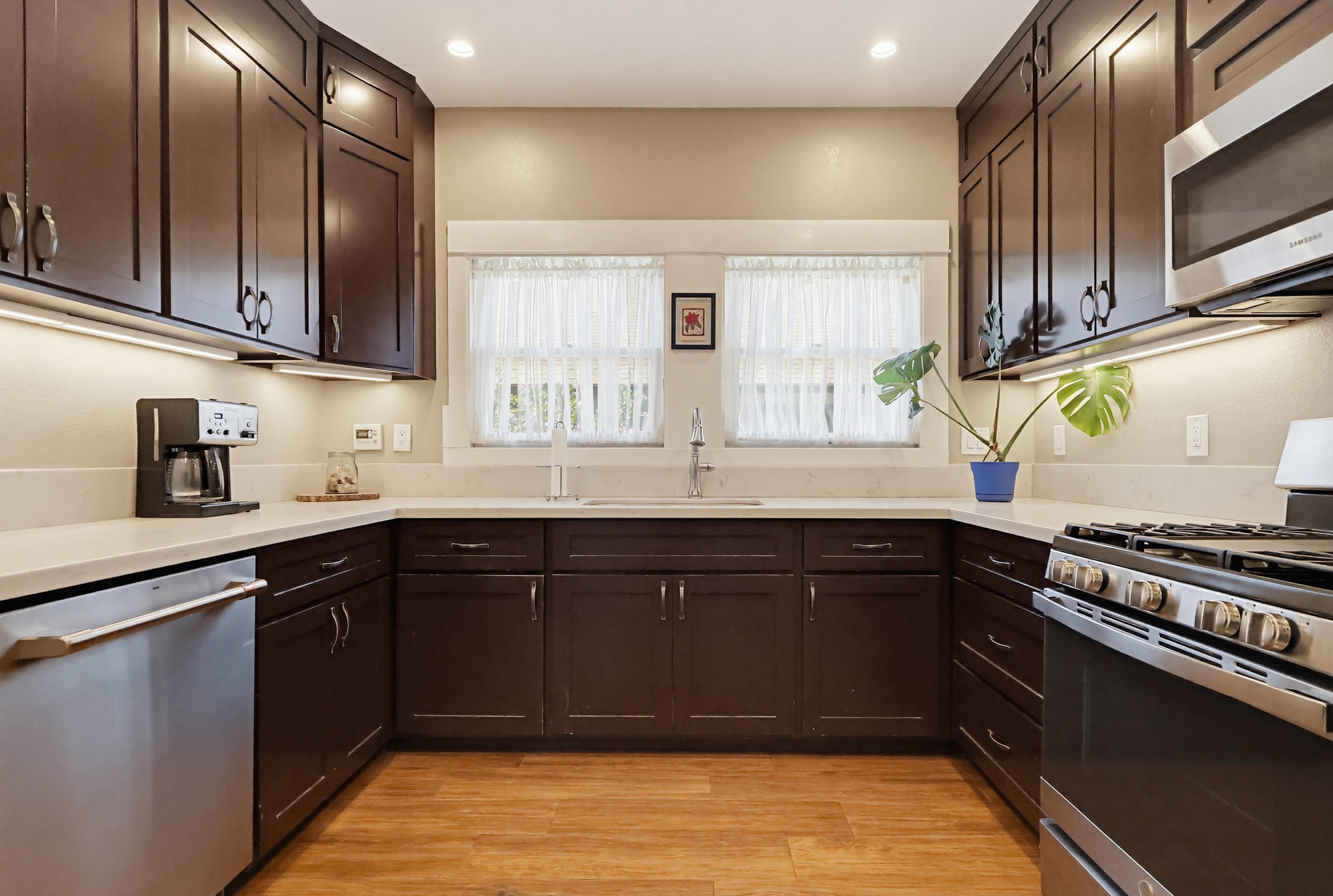 Virtual tour photo 23 of 52 for 1130 E Appleton St