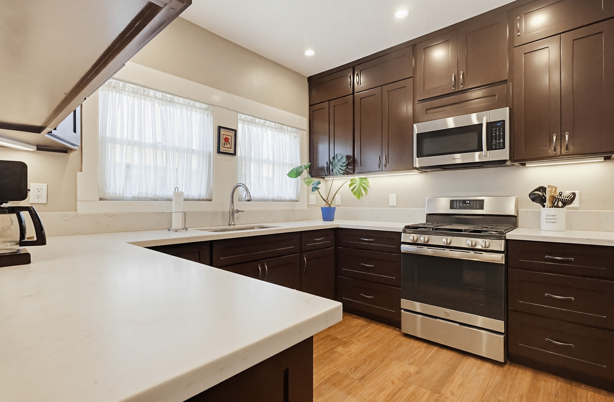 Virtual tour photo 25 of 52 for 1130 E Appleton St