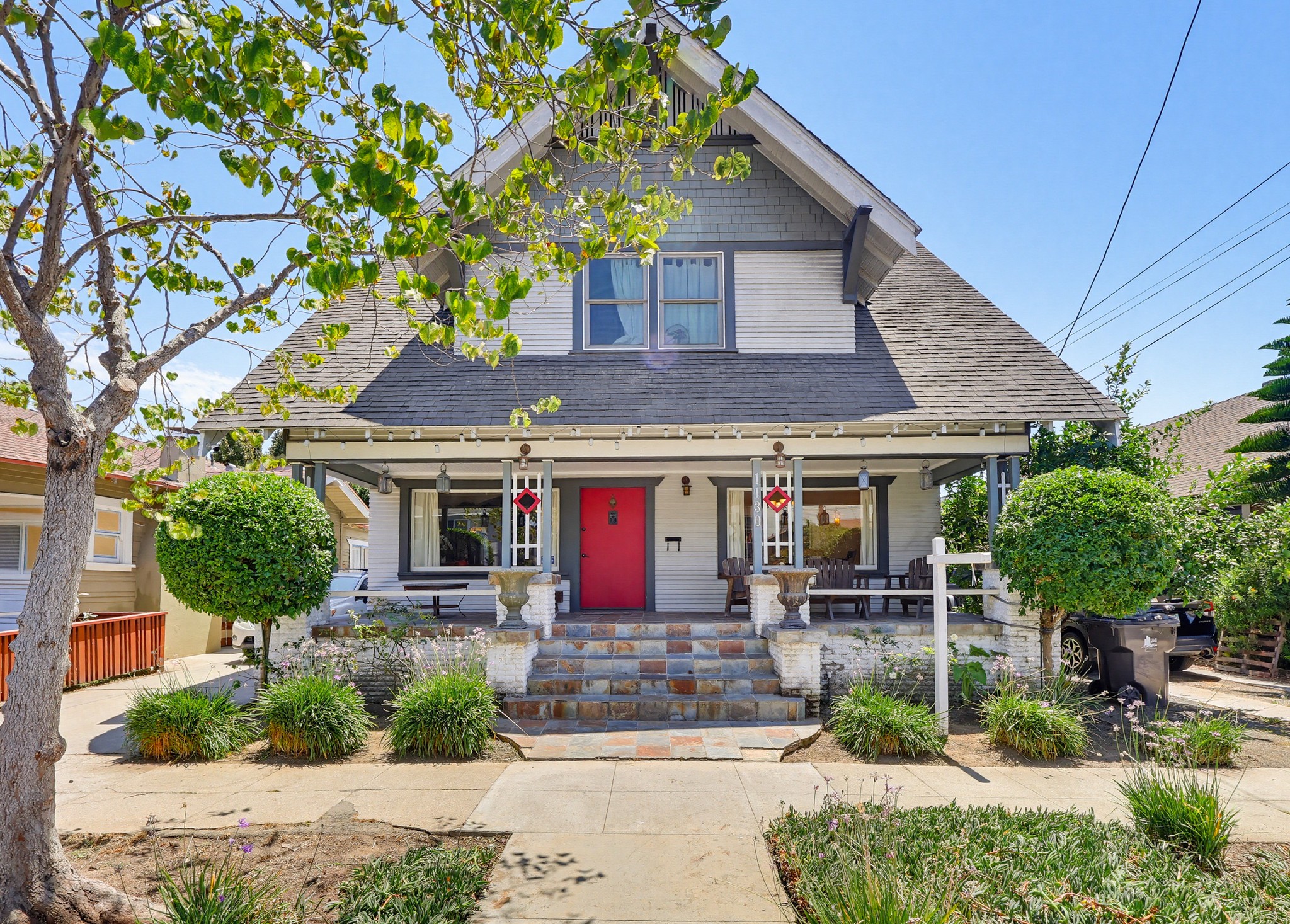 Virtual tour photo 1 of 52 for 1130 E Appleton St