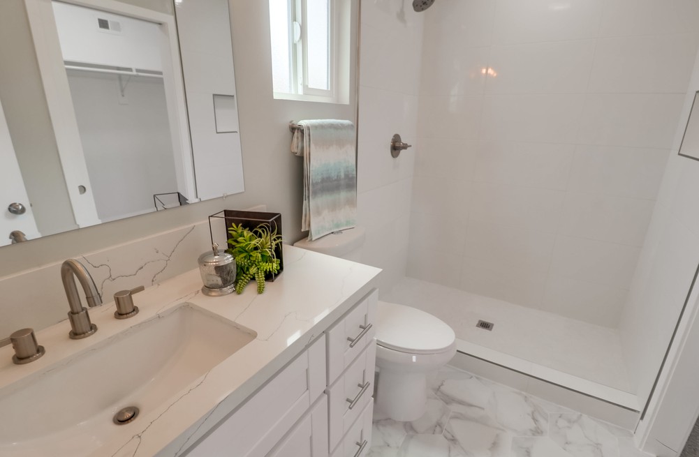 Virtual tour photo 28 of 51 for 1131 Bollenbacher St