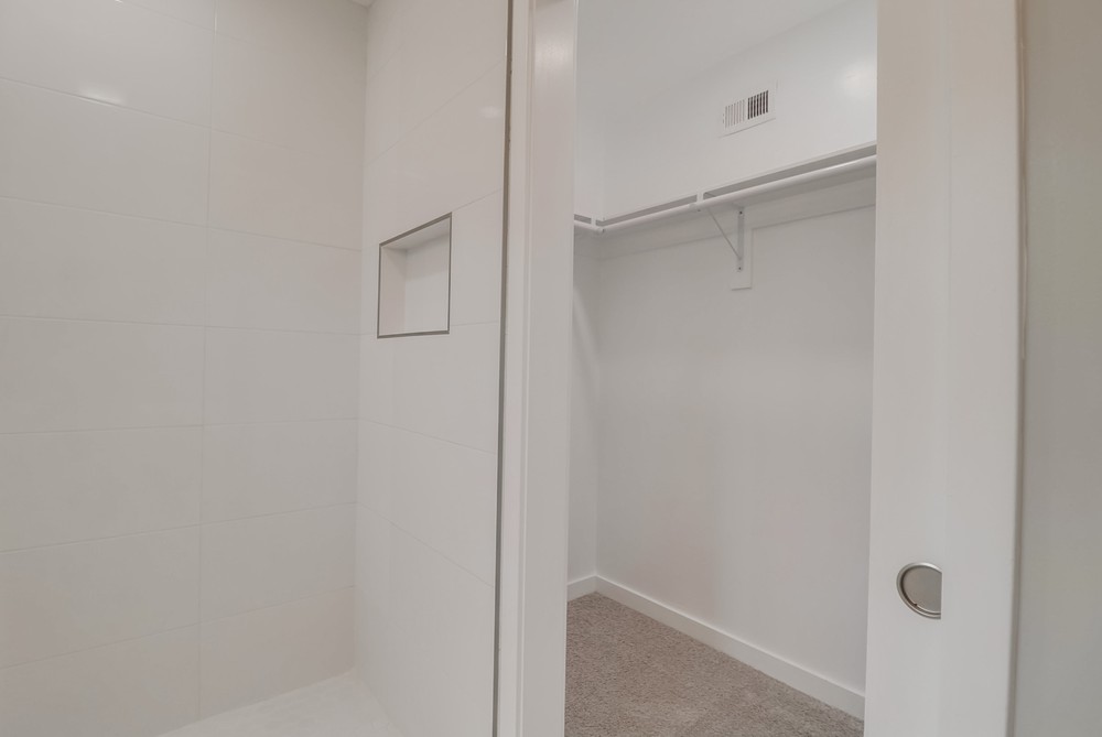 Virtual tour photo 30 of 51 for 1131 Bollenbacher St