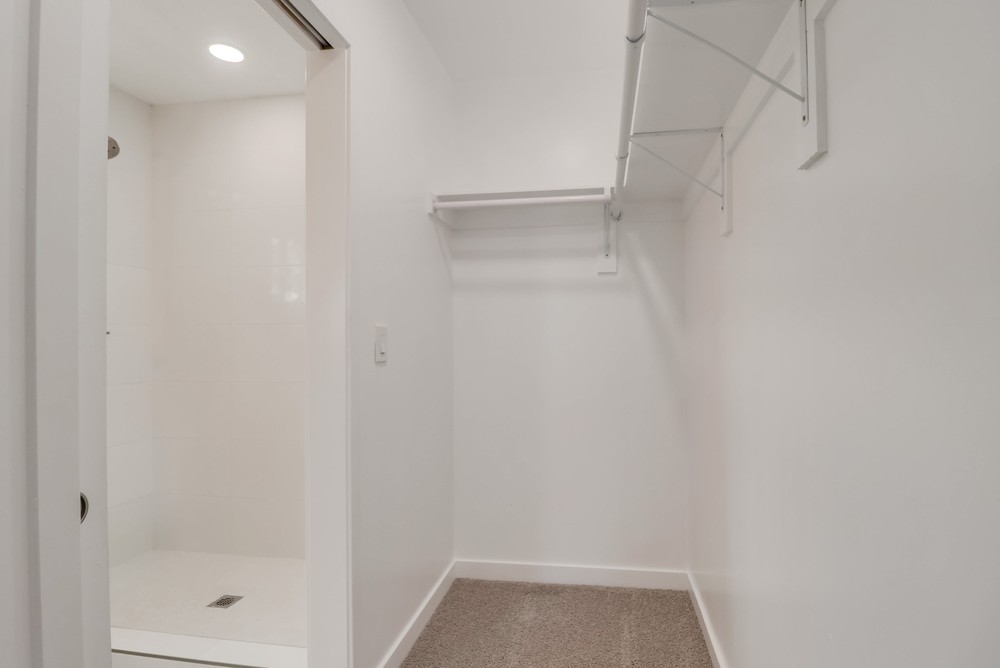 Virtual tour photo 31 of 51 for 1131 Bollenbacher St