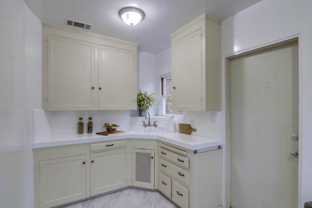 Virtual tour photo 13 of 26 for 1132 Sassafras St