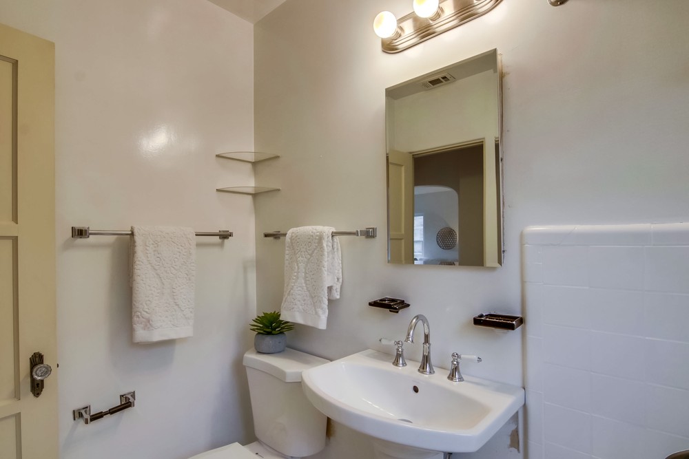 Virtual tour photo 23 of 26 for 1132 Sassafras St