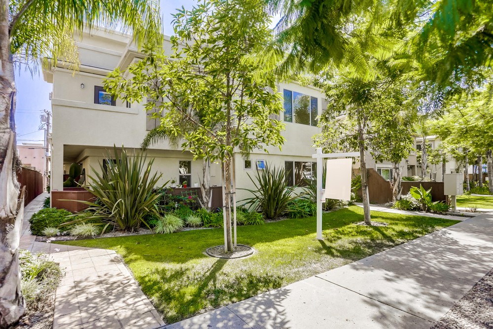 Virtual tour photo 1 of 47 for 1133 Felspar St