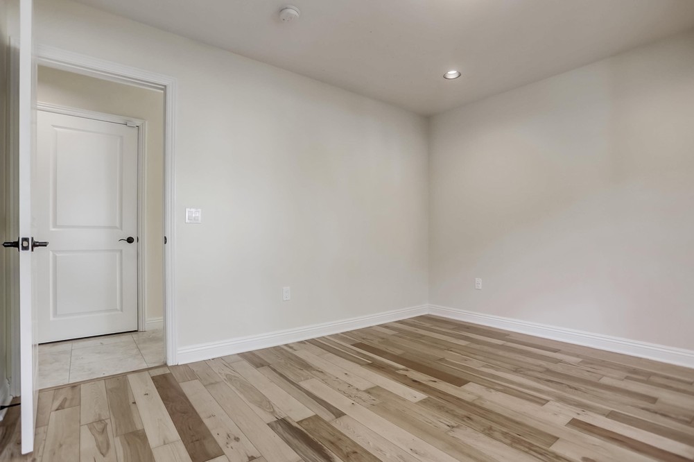 Virtual tour photo 31 of 47 for 1133 Felspar St