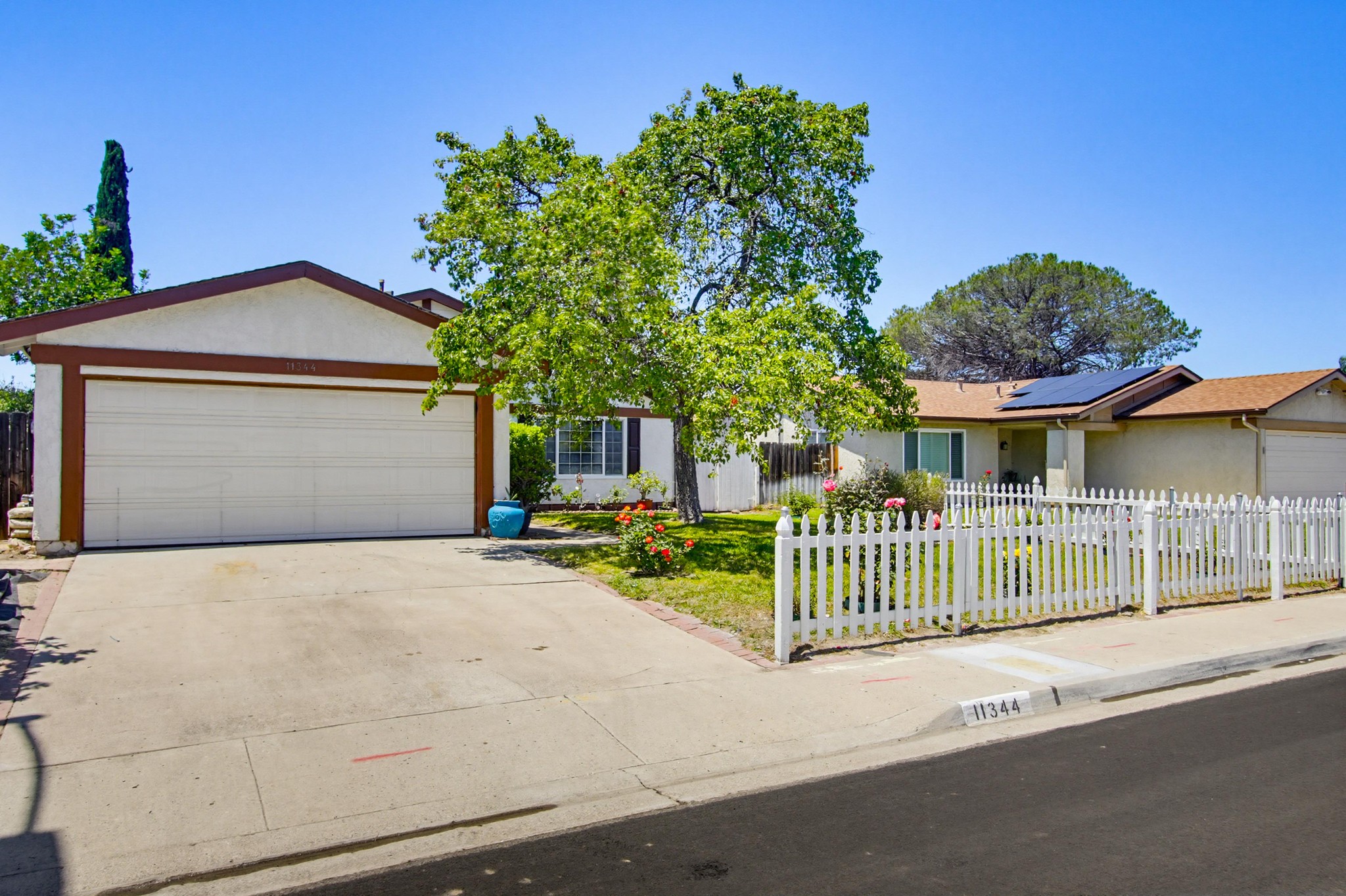 Virtual tour photo 4 of 37 for 11344 Kelowna Rd