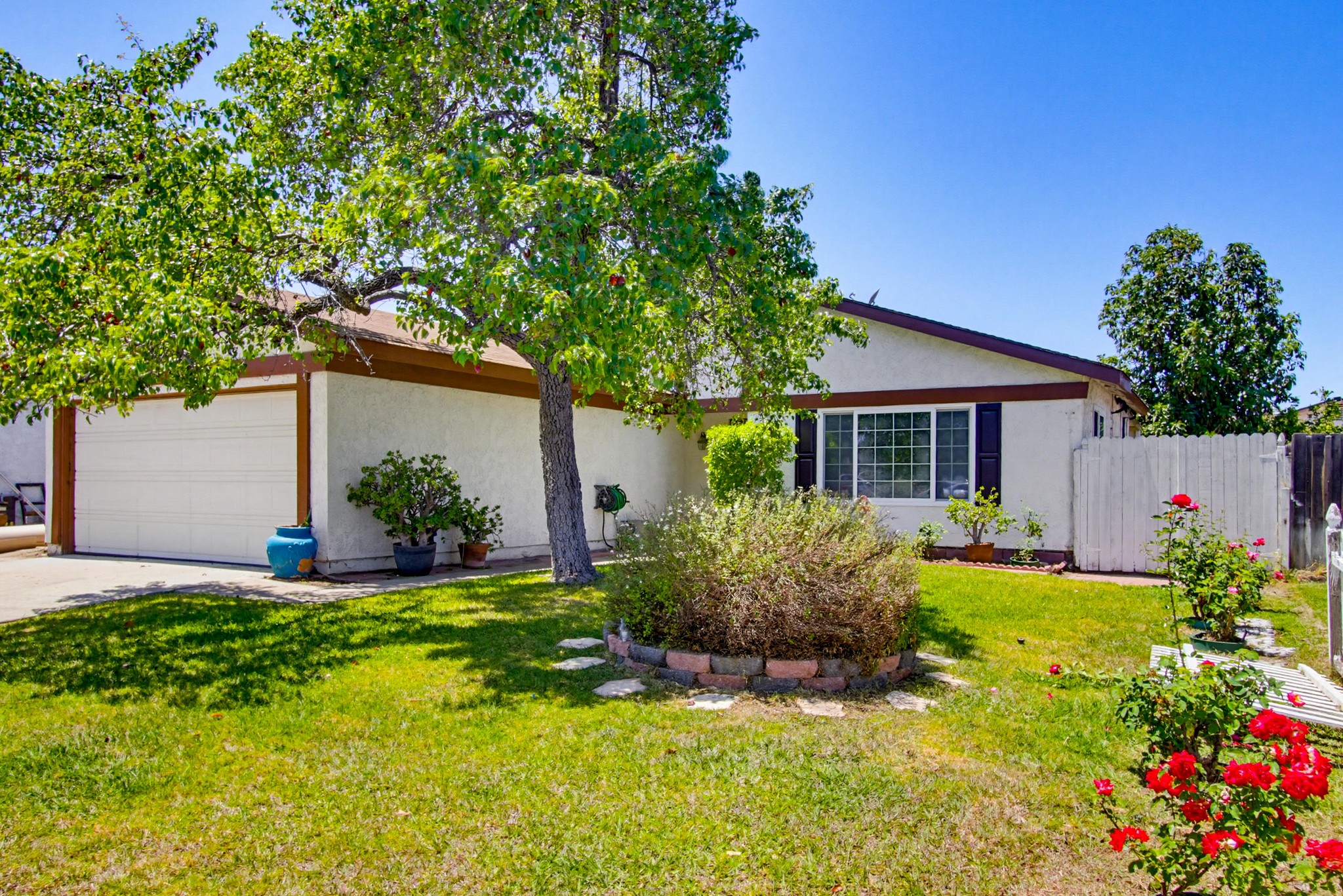 Virtual tour photo 5 of 37 for 11344 Kelowna Rd